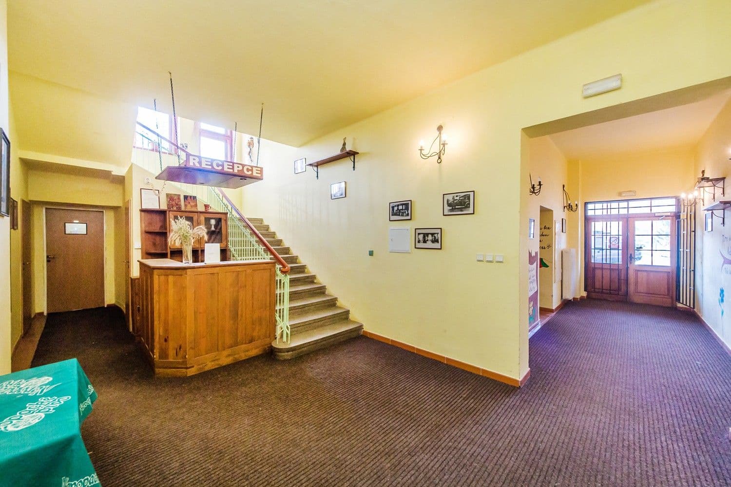 Prodej nebytového prostoru 1.200 m², Pecka, Královéhradecký kraj Prodej nebytového prostoru 1.200 m², Pecka, Královéhradecký kraj