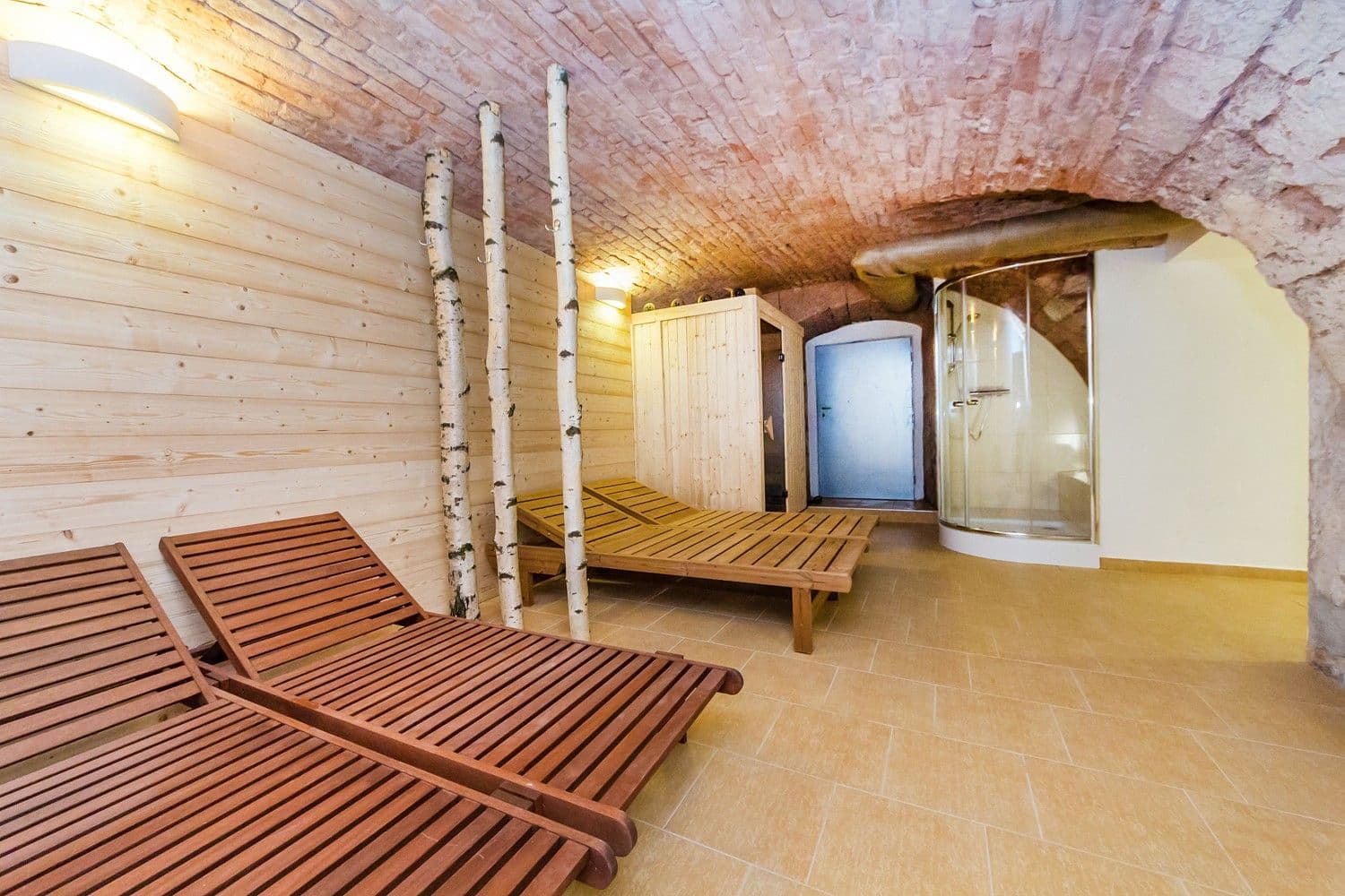 Prodej nebytového prostoru 1.200 m², Pecka, Královéhradecký kraj Prodej nebytového prostoru 1.200 m², Pecka, Královéhradecký kraj