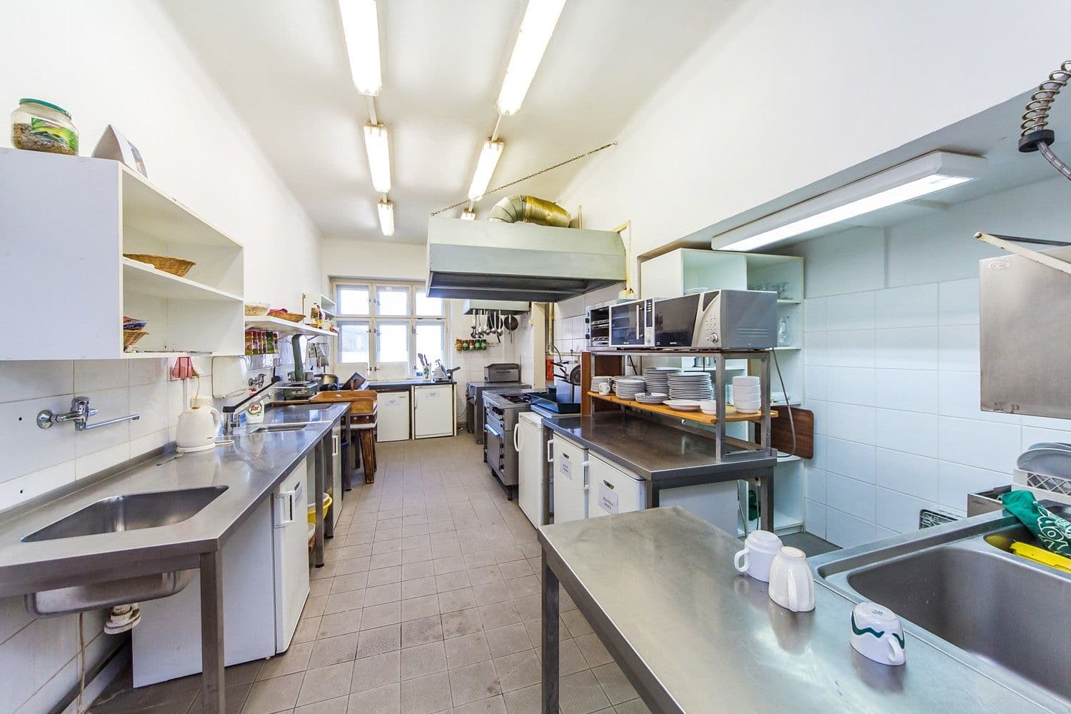 Prodej nebytového prostoru 1.200 m², Pecka, Královéhradecký kraj Prodej nebytového prostoru 1.200 m², Pecka, Královéhradecký kraj