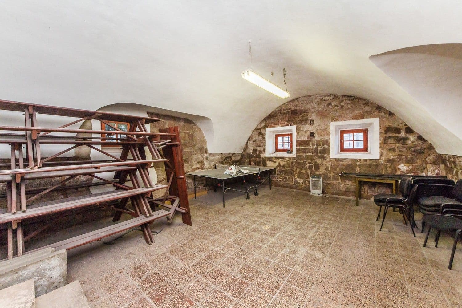 Prodej nebytového prostoru 1.200 m², Pecka, Královéhradecký kraj Prodej nebytového prostoru 1.200 m², Pecka, Královéhradecký kraj