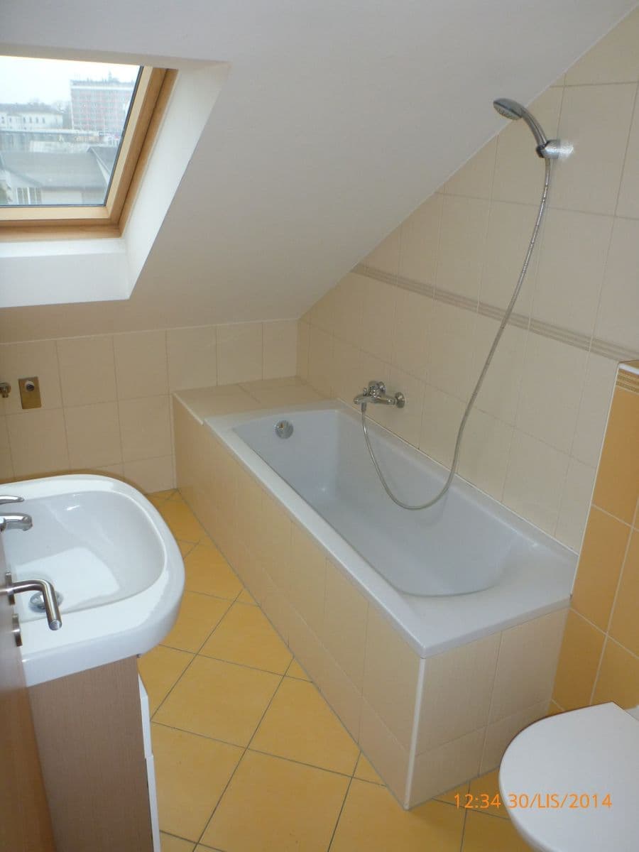 Pronájem bytu 2+kk 53 m², Komárovská, Opava, Moravskoslezský kraj Pronájem bytu 2+kk 53 m², Komárovská, Opava, Moravskoslezský kraj