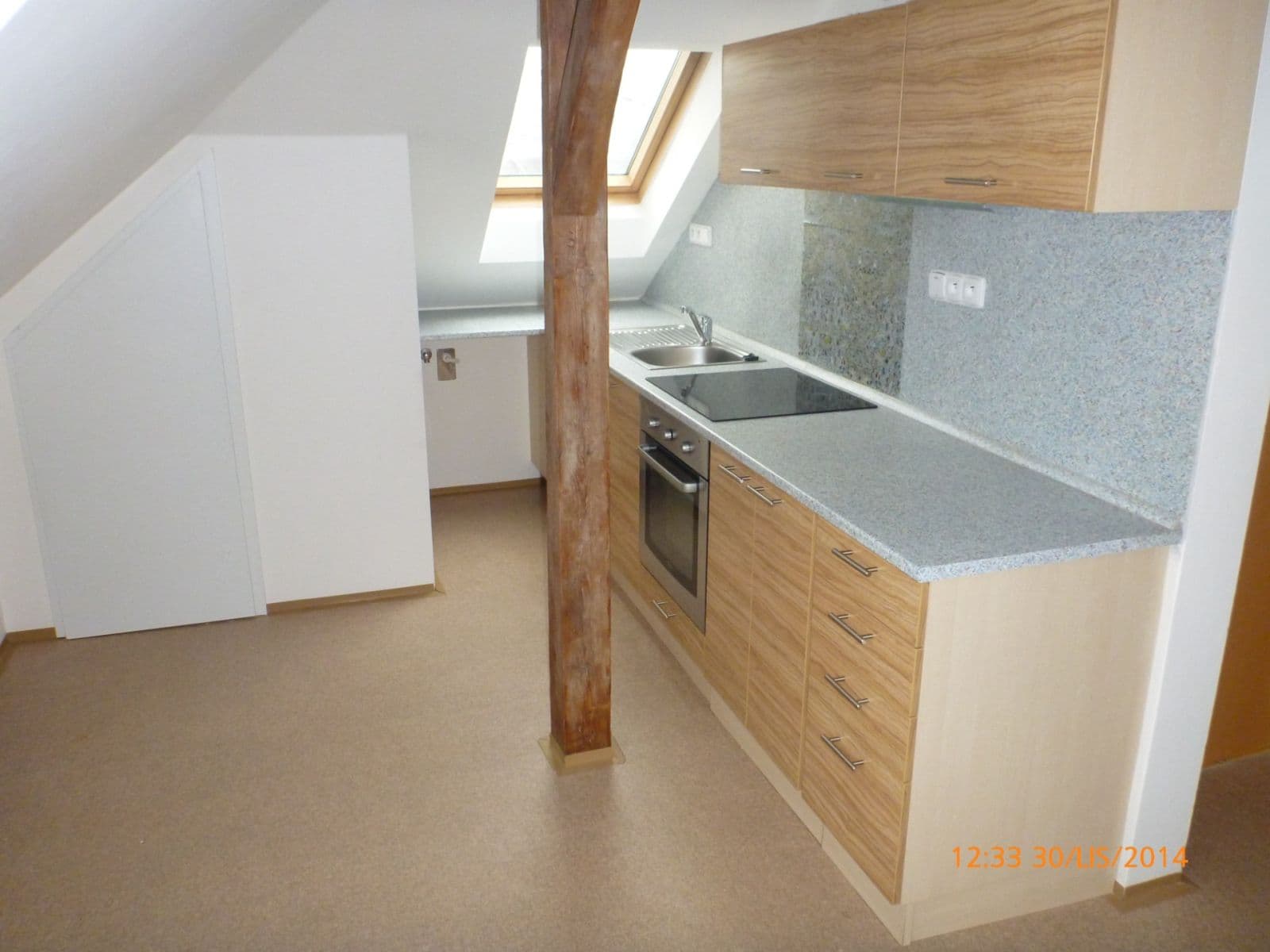Pronájem bytu 2+kk 53 m², Komárovská, Opava, Moravskoslezský kraj Pronájem bytu 2+kk 53 m², Komárovská, Opava, Moravskoslezský kraj