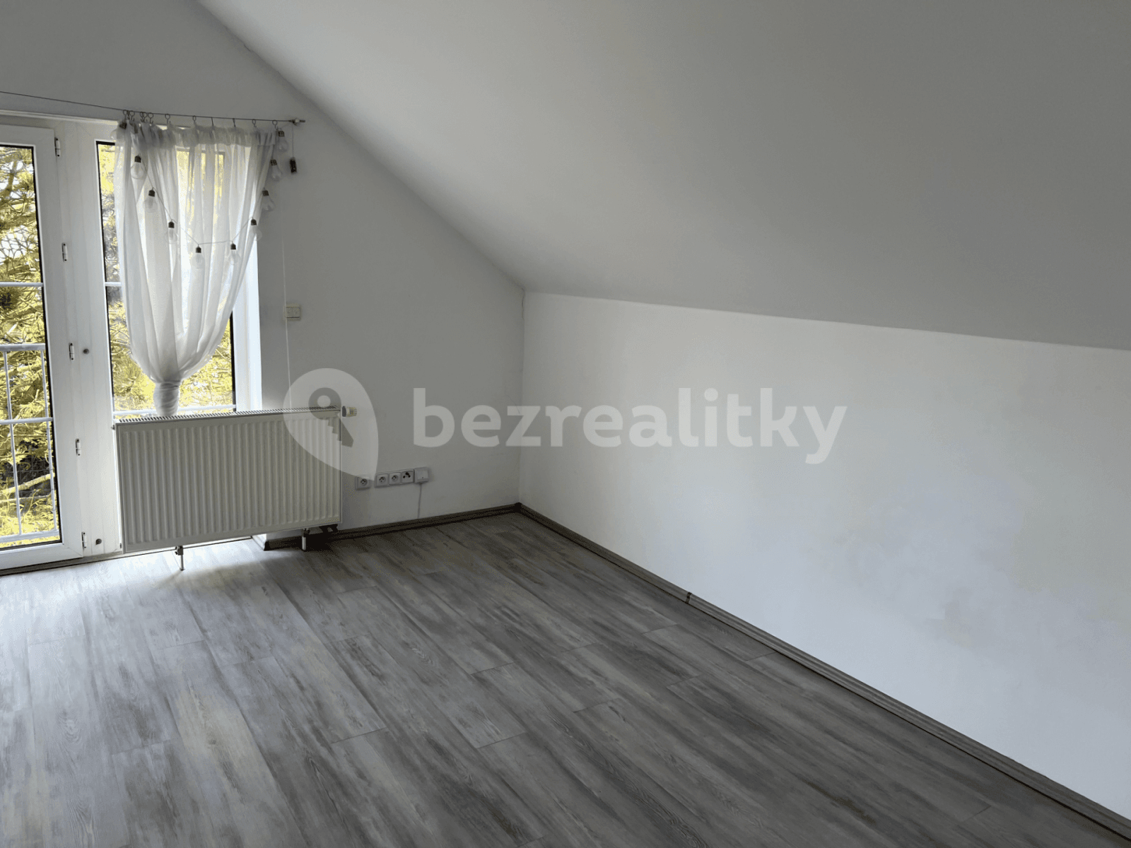 Pronájem bytu 1+kk 40 m², Trnová, Středočeský kraj Pronájem bytu 1+kk 40 m², Trnová, Středočeský kraj