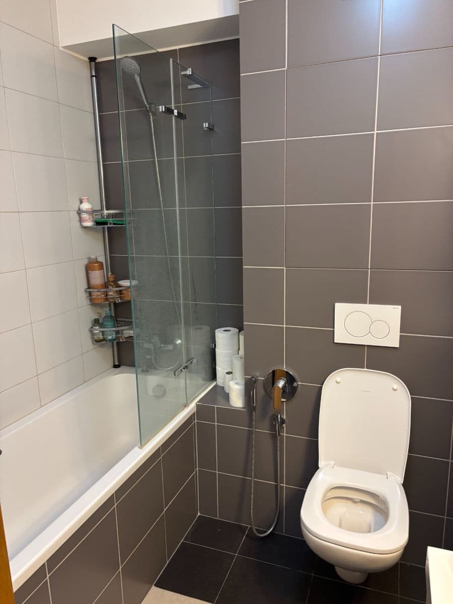 Pronájem bytu 2+kk 63 m², U Proseckého Kostela, Praha, Praha Pronájem bytu 2+kk 63 m², U Proseckého Kostela, Praha, Praha