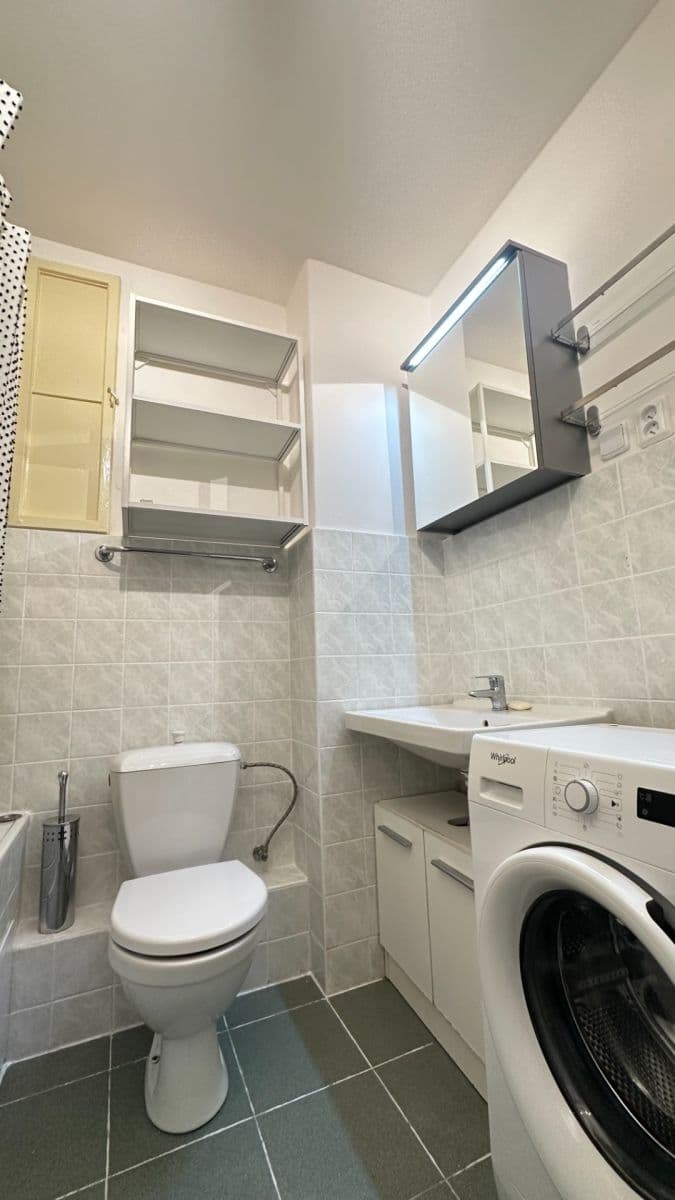 Pronájem bytu 2+kk 55 m², Velehradská, Praha, Praha Pronájem bytu 2+kk 55 m², Velehradská, Praha, Praha