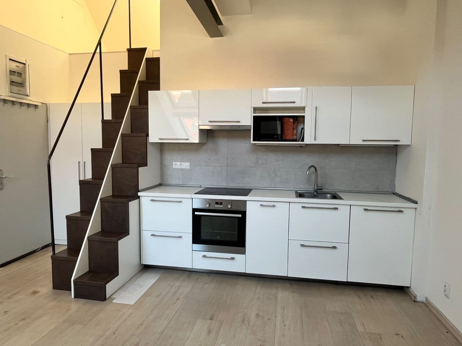 Pronájem bytu 2+kk 35 m², Dobrovského, Plzeň, Plzeňský kraj Pronájem bytu 2+kk 35 m², Dobrovského, Plzeň, Plzeňský kraj