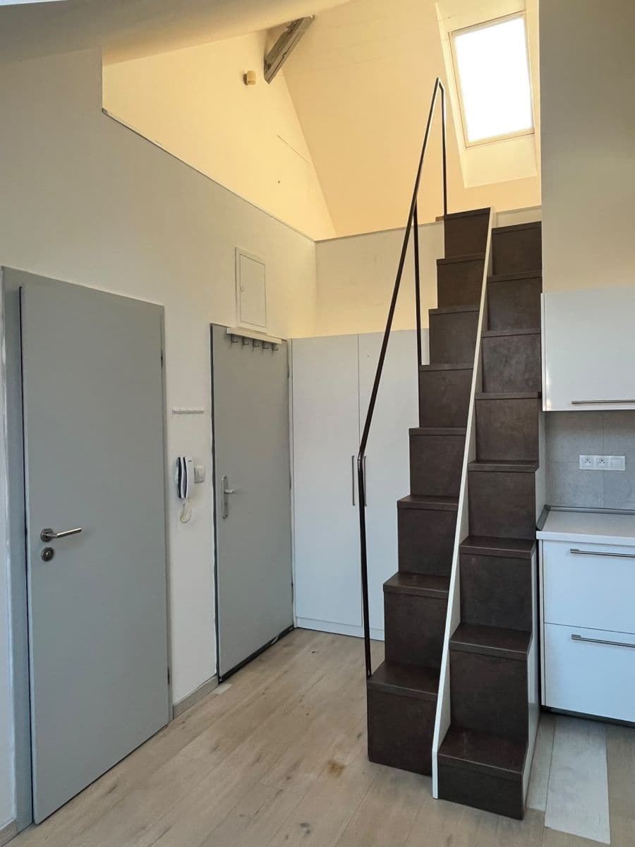 Pronájem bytu 2+kk 35 m², Dobrovského, Plzeň, Plzeňský kraj Pronájem bytu 2+kk 35 m², Dobrovského, Plzeň, Plzeňský kraj