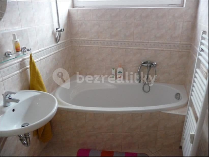 Pronájem bytu 2+kk 74 m², Nejdlova, Karlovy Vary, Karlovarský kraj Pronájem bytu 2+kk 74 m², Nejdlova, Karlovy Vary, Karlovarský kraj