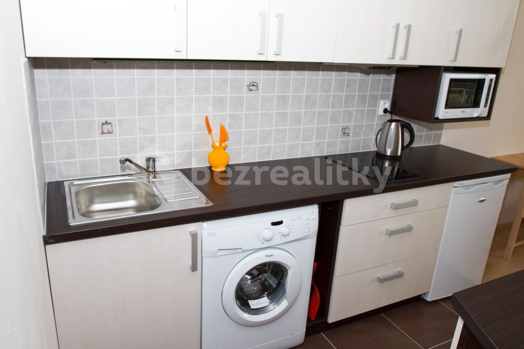 Pronájem bytu Garsoniéra 34 m², U Leskavy, Brno, Jihomoravský kraj Pronájem bytu Garsoniéra 34 m², U Leskavy, Brno, Jihomoravský kraj