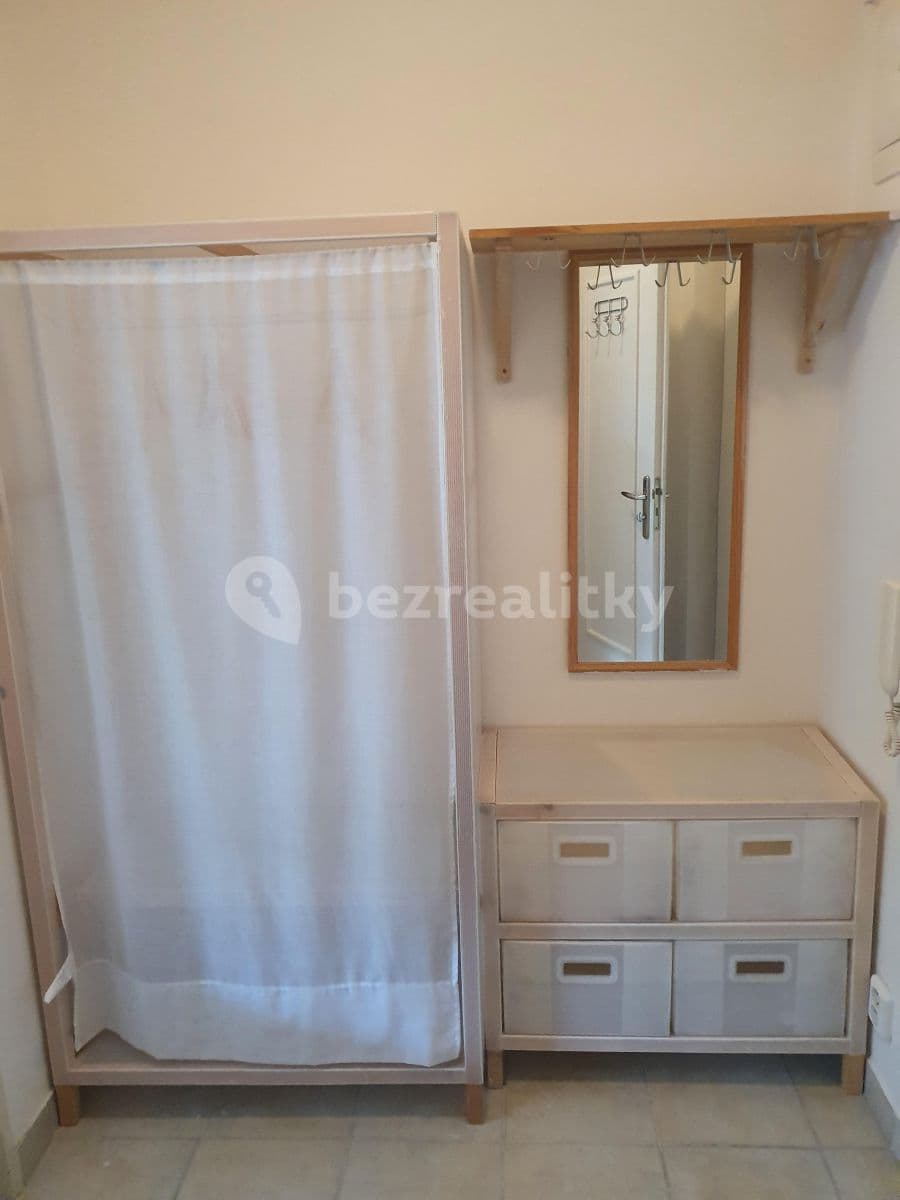Pronájem bytu 1+kk 39 m², Spořická, Praha, Praha Pronájem bytu 1+kk 39 m², Spořická, Praha, Praha