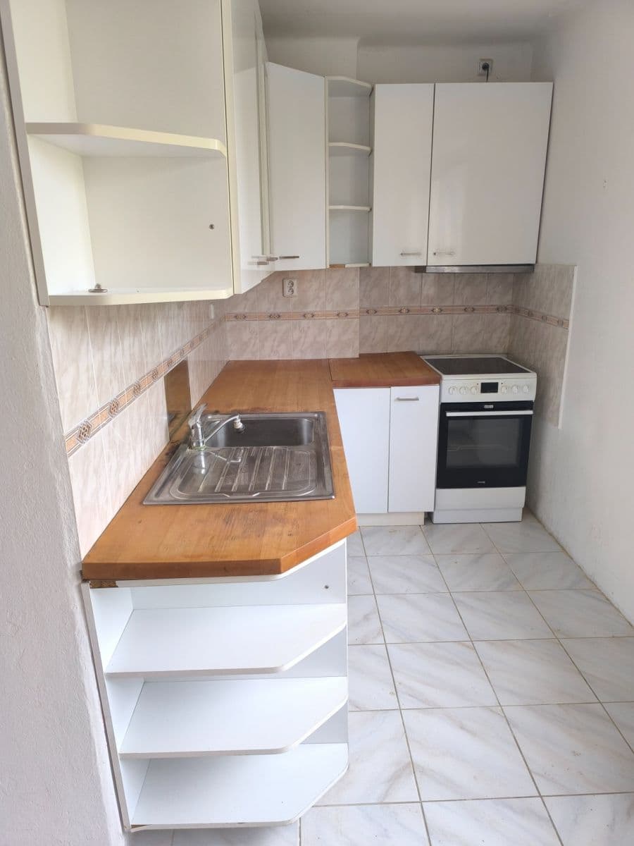 Pronájem bytu 3+1 68 m², Kralupská, Brandýs nad Labem-Stará Boleslav, Středočeský kraj Pronájem bytu 3+1 68 m², Kralupská, Brandýs nad Labem-Stará Boleslav, Středočeský kraj