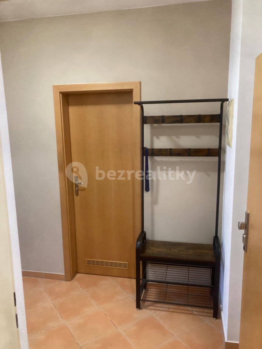 Pronájem bytu 1+kk 40 m², Názovská, Praha, Praha Pronájem bytu 1+kk 40 m², Názovská, Praha, Praha