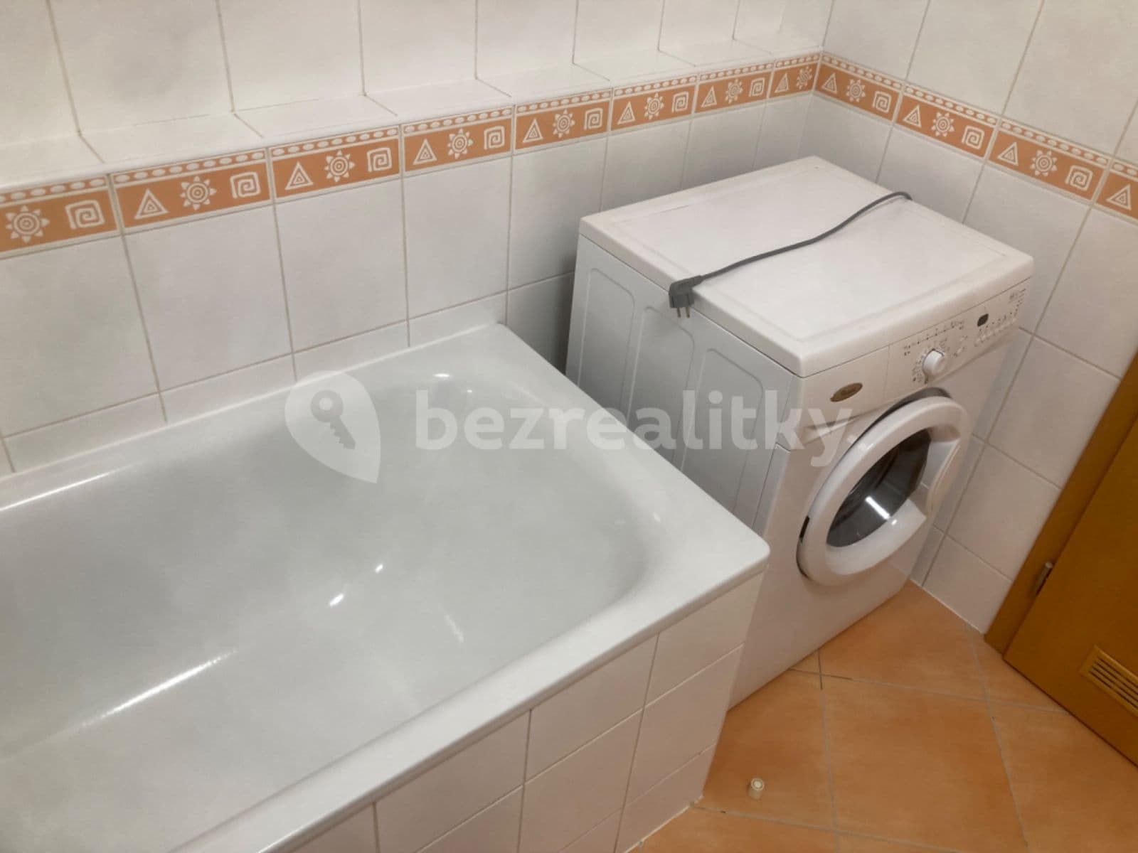 Pronájem bytu 1+kk 40 m², Názovská, Praha, Praha Pronájem bytu 1+kk 40 m², Názovská, Praha, Praha