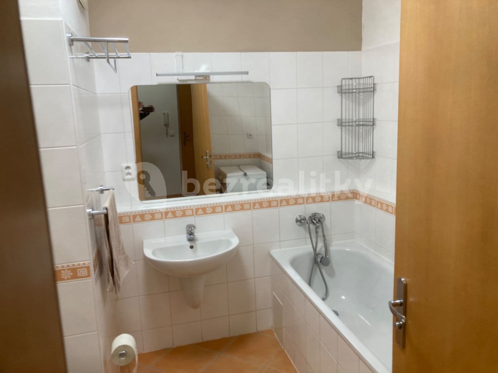 Pronájem bytu 1+kk 40 m², Názovská, Praha, Praha Pronájem bytu 1+kk 40 m², Názovská, Praha, Praha