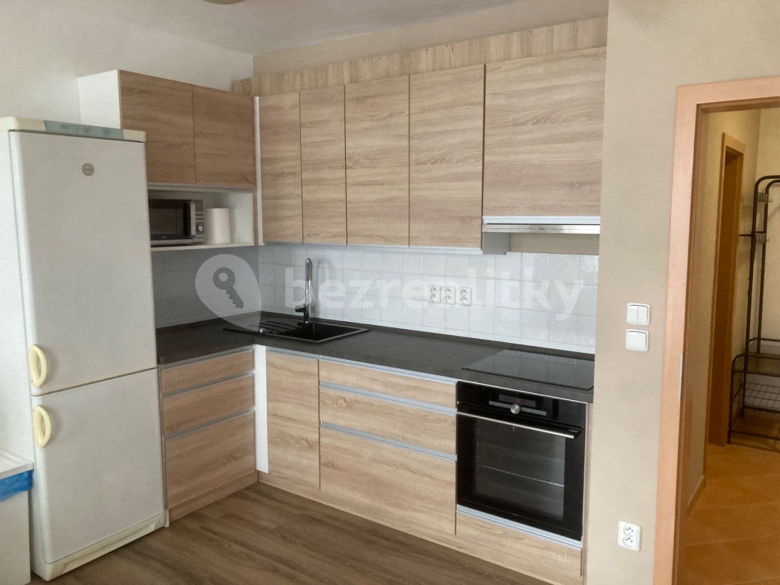 Pronájem bytu 1+kk 40 m², Názovská, Praha, Praha Pronájem bytu 1+kk 40 m², Názovská, Praha, Praha