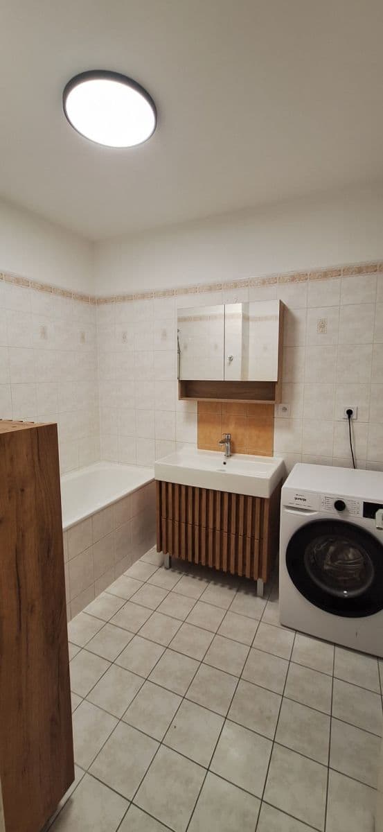 Pronájem bytu 2+kk 58 m², Bechlínská, Praha, Praha Pronájem bytu 2+kk 58 m², Bechlínská, Praha, Praha
