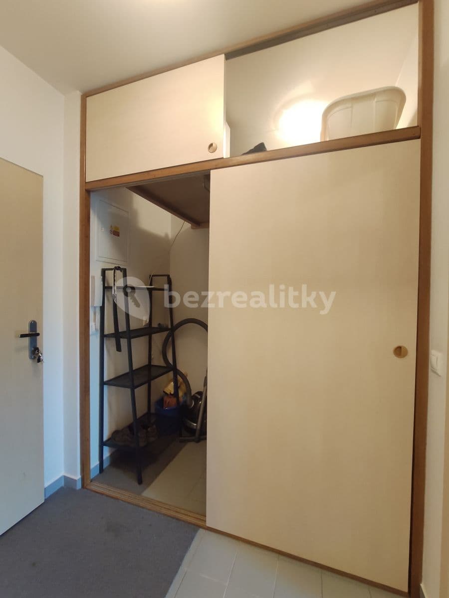 Pronájem bytu 1+kk 33 m², Ungarova, Praha, Praha Pronájem bytu 1+kk 33 m², Ungarova, Praha, Praha