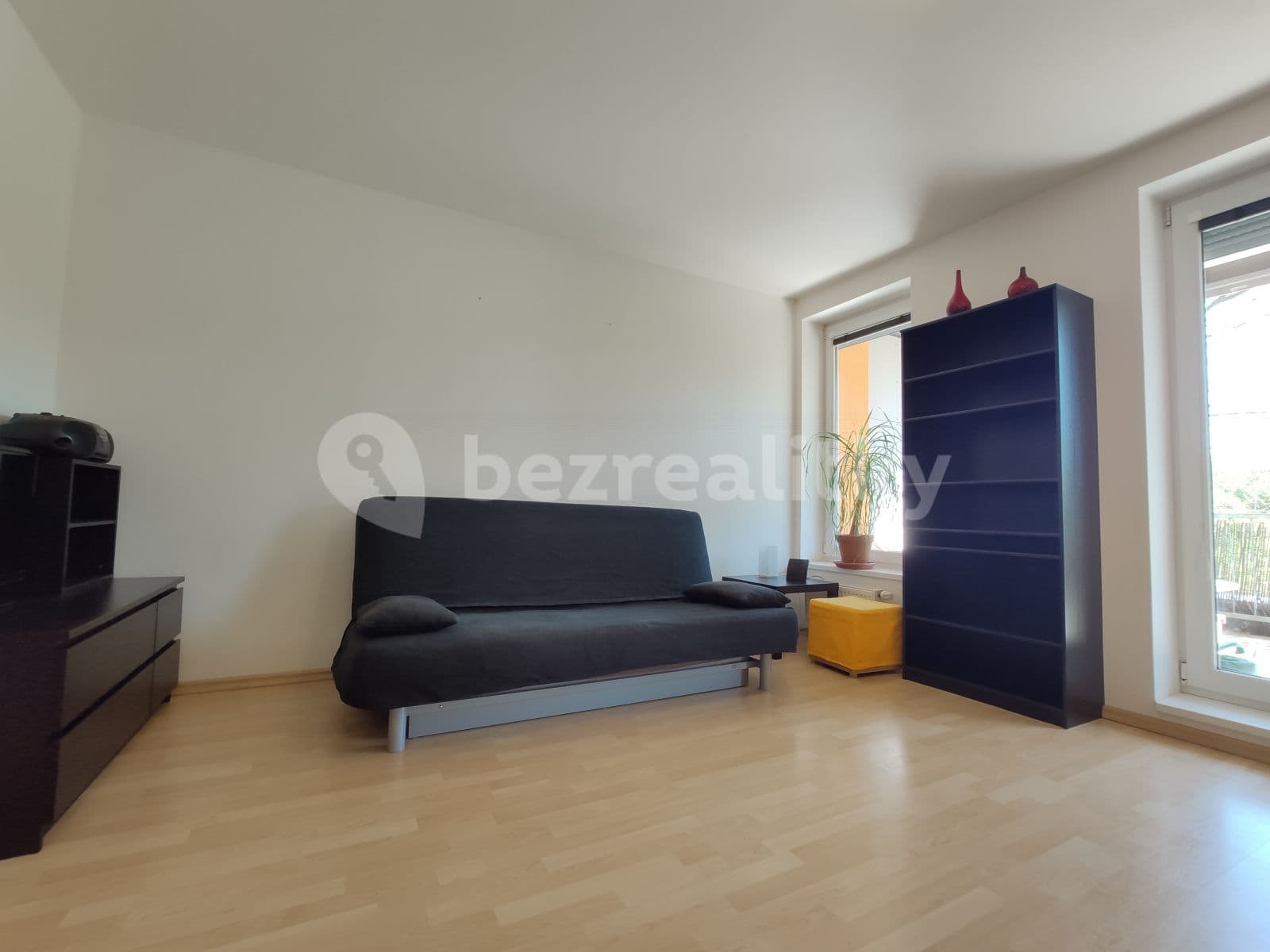 Pronájem bytu 1+kk 33 m², Ungarova, Praha, Praha Pronájem bytu 1+kk 33 m², Ungarova, Praha, Praha