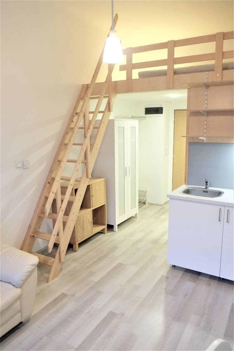Pronájem bytu Garsoniéra 20 m², Moskevská, Praha, Praha Pronájem bytu Garsoniéra 20 m², Moskevská, Praha, Praha