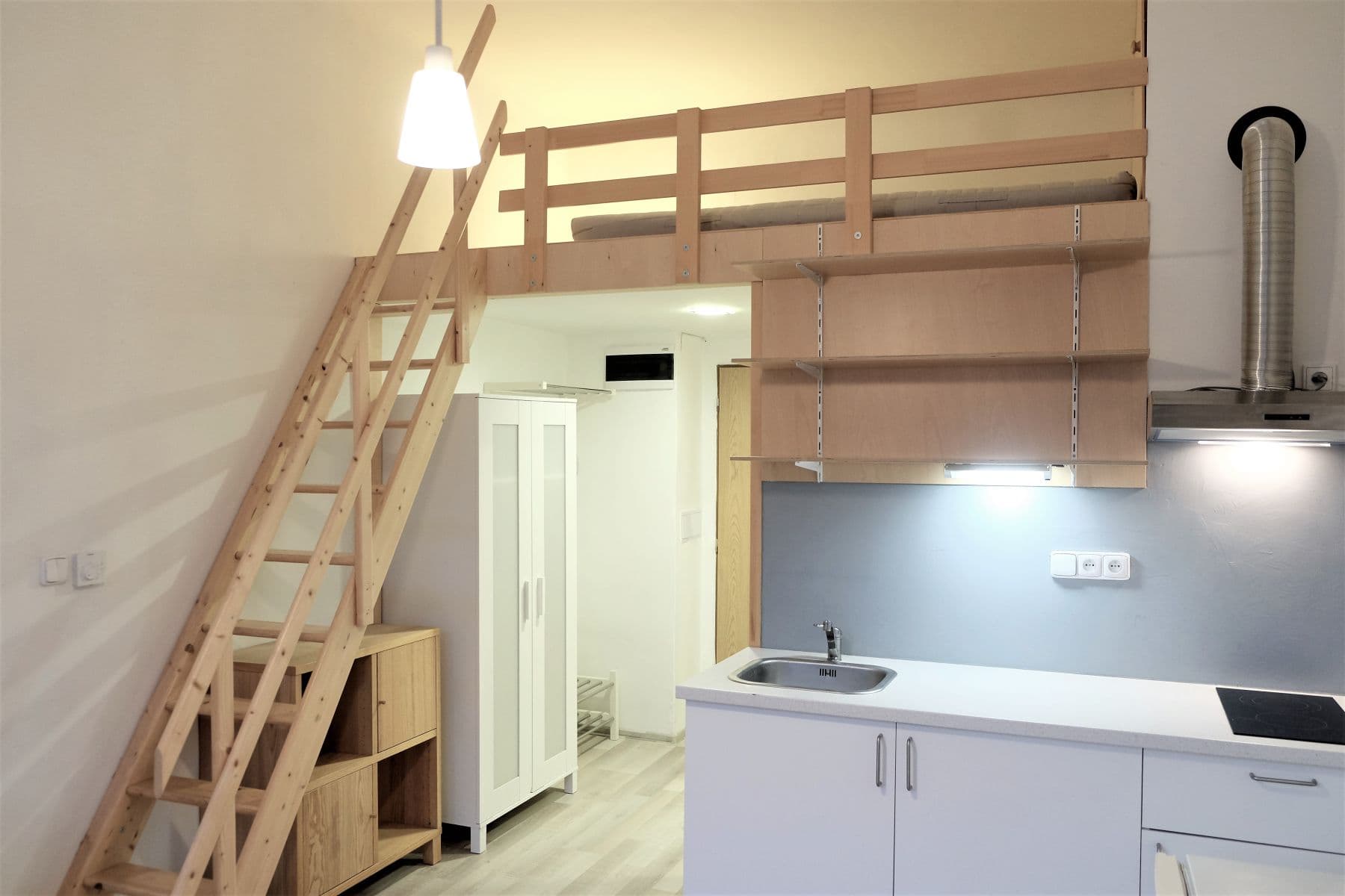 Pronájem bytu Garsoniéra 20 m², Moskevská, Praha, Praha Pronájem bytu Garsoniéra 20 m², Moskevská, Praha, Praha