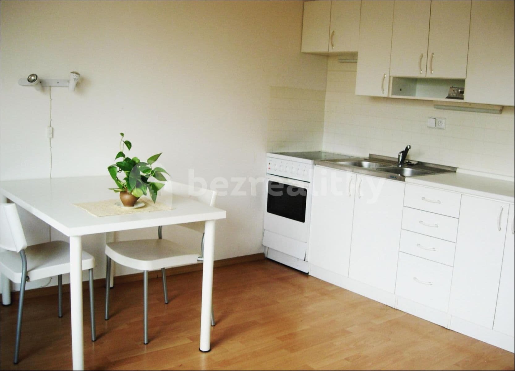 Pronájem bytu 1+kk 35 m², Houdova, Praha, Praha Pronájem bytu 1+kk 35 m², Houdova, Praha, Praha