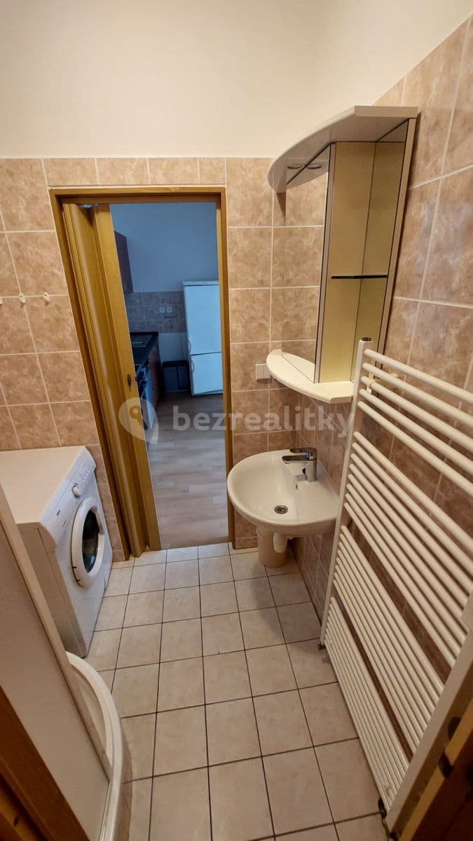 Pronájem bytu 2+kk 40 m², Luštěnice, Středočeský kraj Pronájem bytu 2+kk 40 m², Luštěnice, Středočeský kraj
