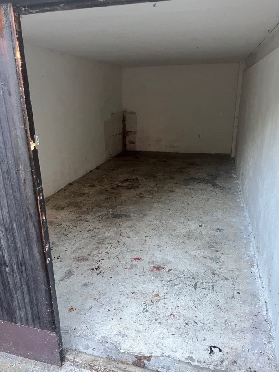 Pronájem garáže 10 m², Káranská, Praha, Praha Pronájem garáže 10 m², Káranská, Praha, Praha