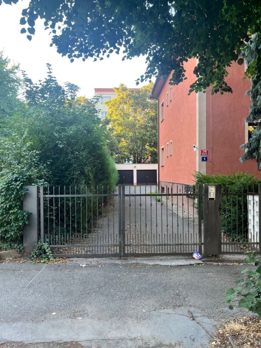 Pronájem garáže 10 m², Káranská, Praha, Praha Pronájem garáže 10 m², Káranská, Praha, Praha