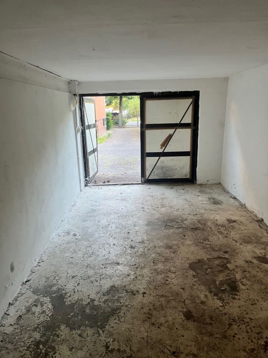 Pronájem garáže 10 m², Káranská, Praha, Praha Pronájem garáže 10 m², Káranská, Praha, Praha