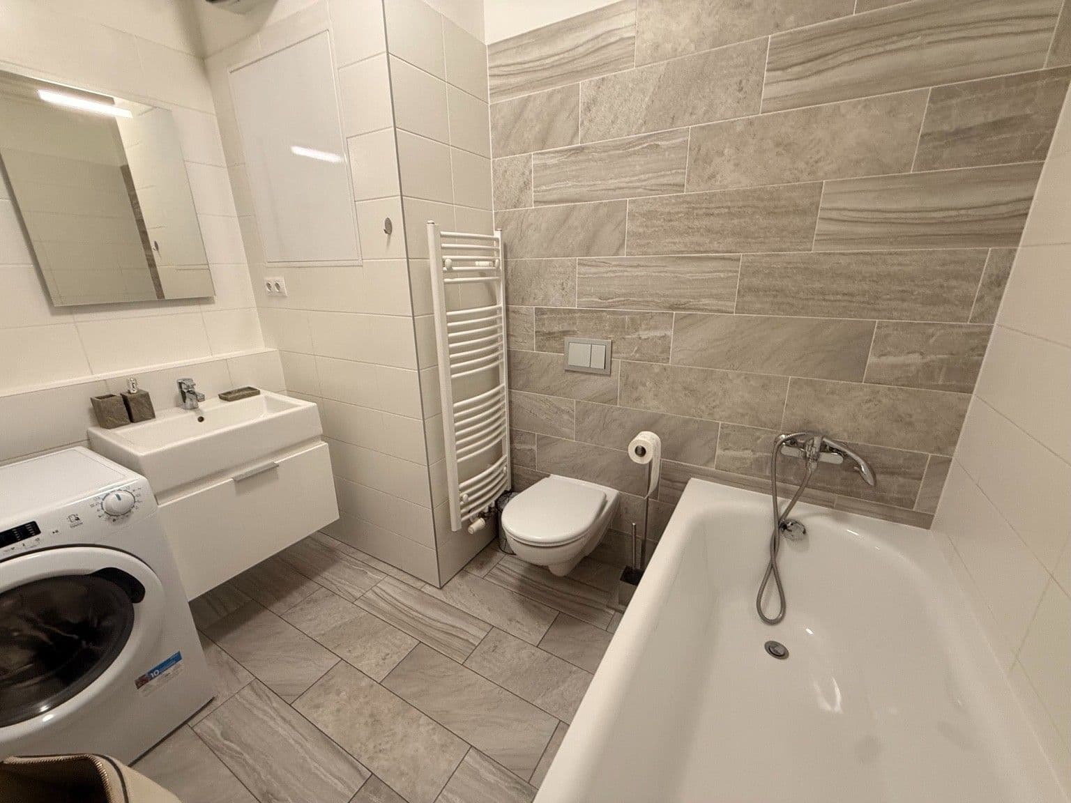 Pronájem bytu 1+kk 39 m², Rižská, Praha, Praha Pronájem bytu 1+kk 39 m², Rižská, Praha, Praha