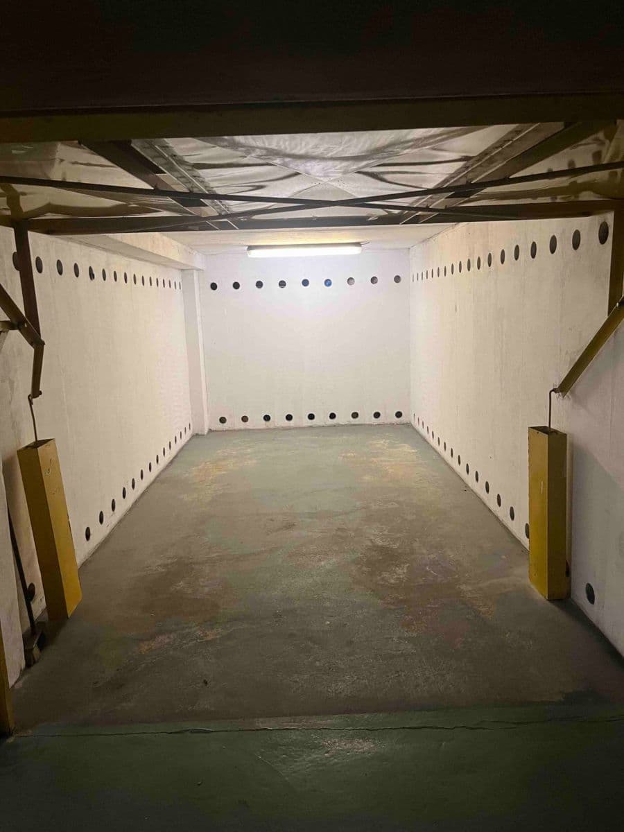 Pronájem garáže 18 m², Olšanské náměstí, Praha, Praha Pronájem garáže 18 m², Olšanské náměstí, Praha, Praha