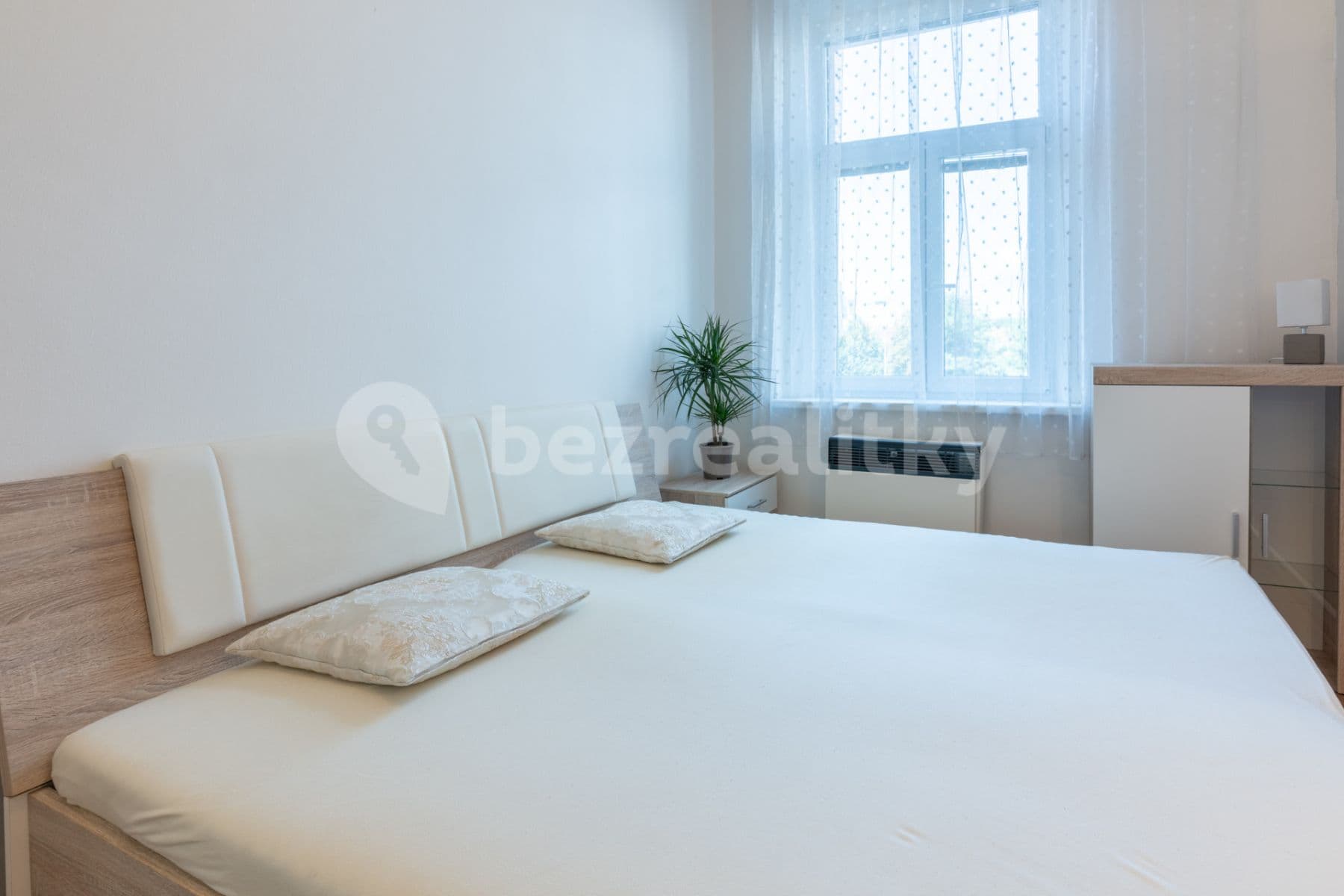 Pronájem bytu 1+1 32 m², Gutova, Praha, Praha Pronájem bytu 1+1 32 m², Gutova, Praha, Praha