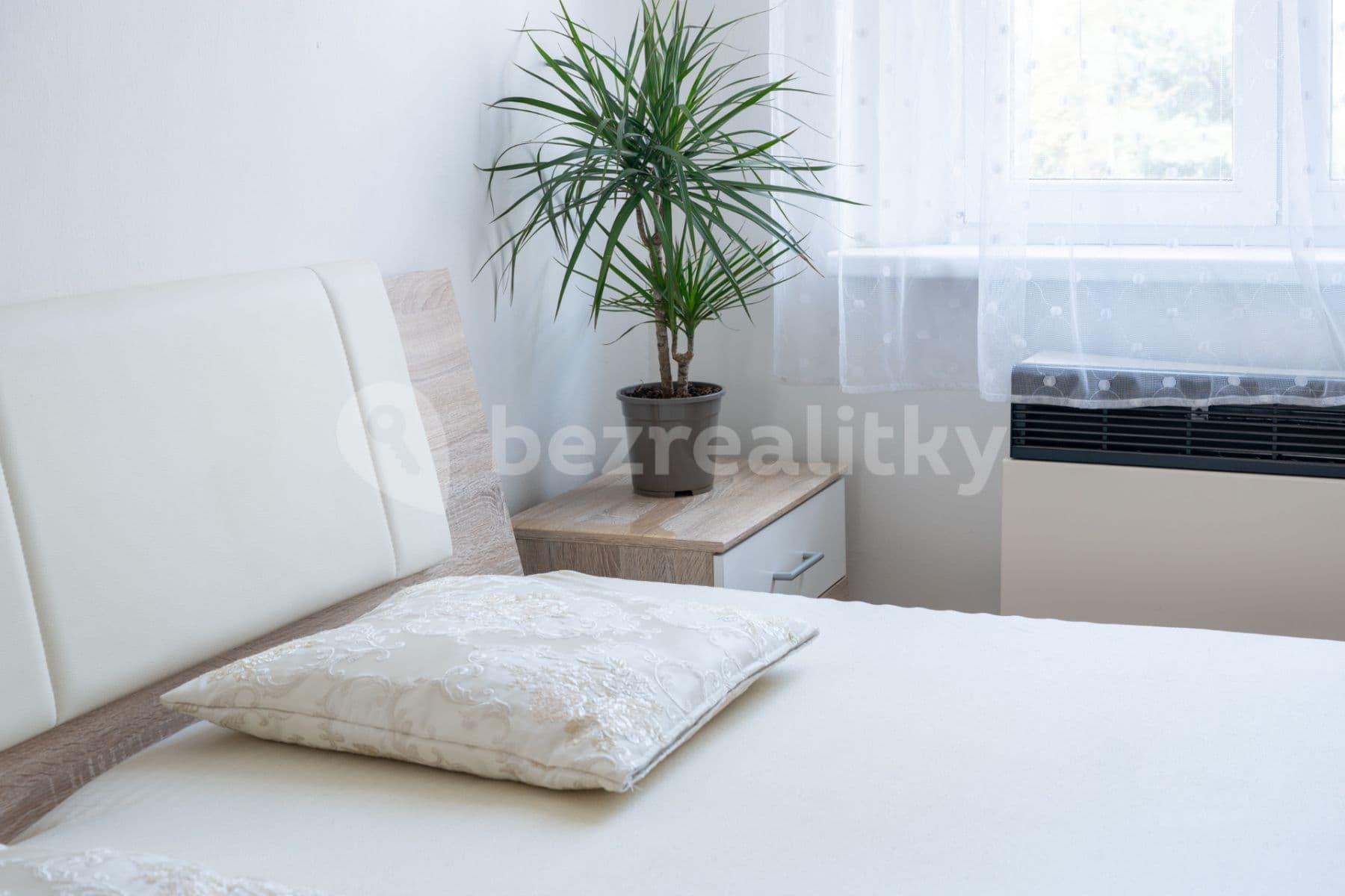 Pronájem bytu 1+1 32 m², Gutova, Praha, Praha Pronájem bytu 1+1 32 m², Gutova, Praha, Praha