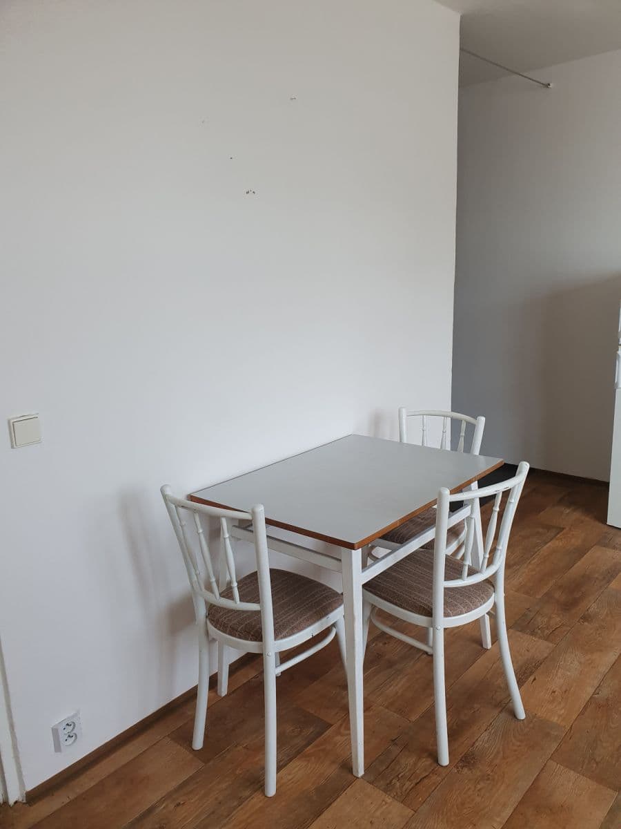 Pronájem bytu 2+kk 40 m², Valtická, Brno, Jihomoravský kraj Pronájem bytu 2+kk 40 m², Valtická, Brno, Jihomoravský kraj