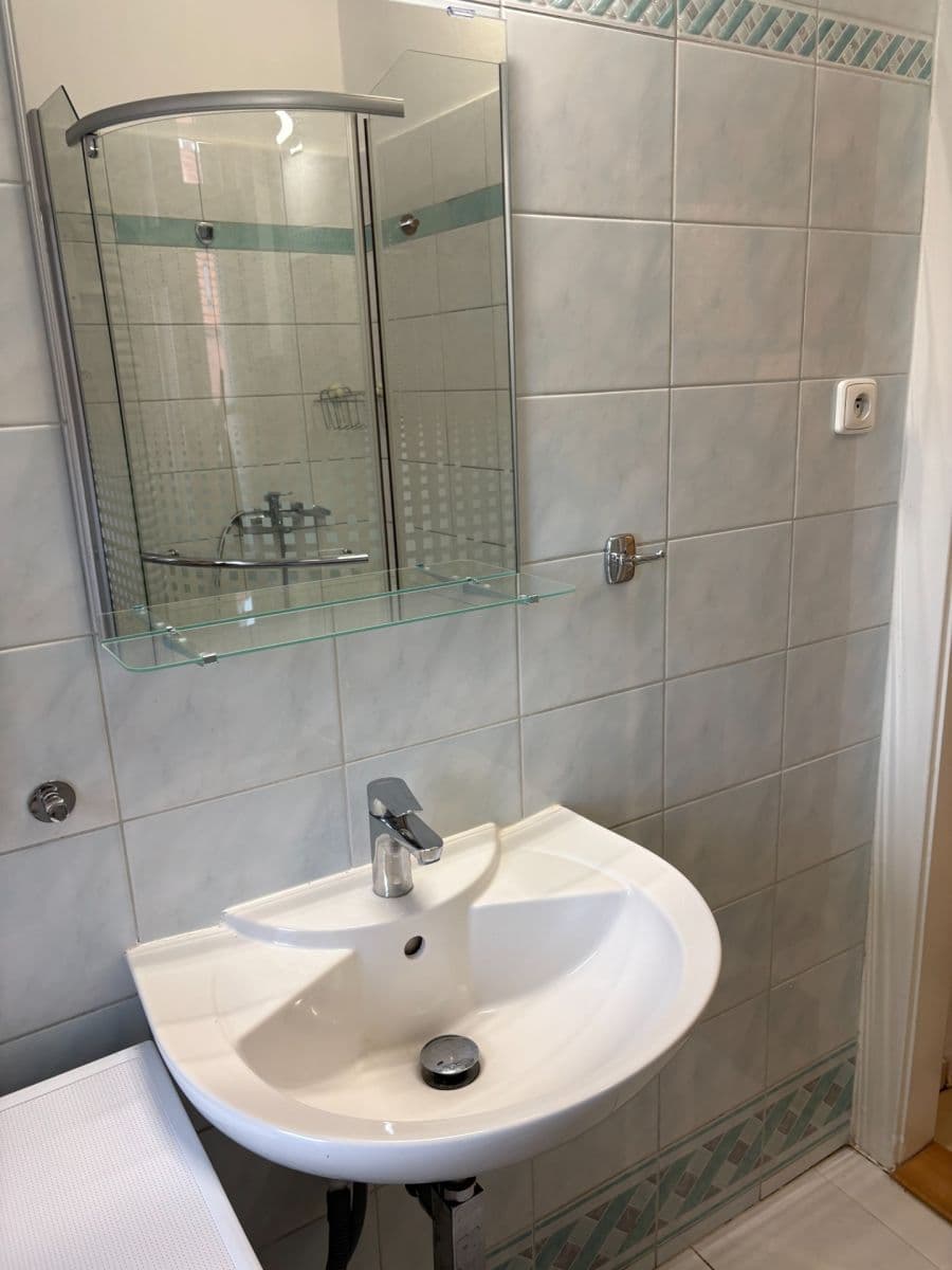 Pronájem bytu 1+kk 35 m², Rostislavova, Praha, Praha Pronájem bytu 1+kk 35 m², Rostislavova, Praha, Praha
