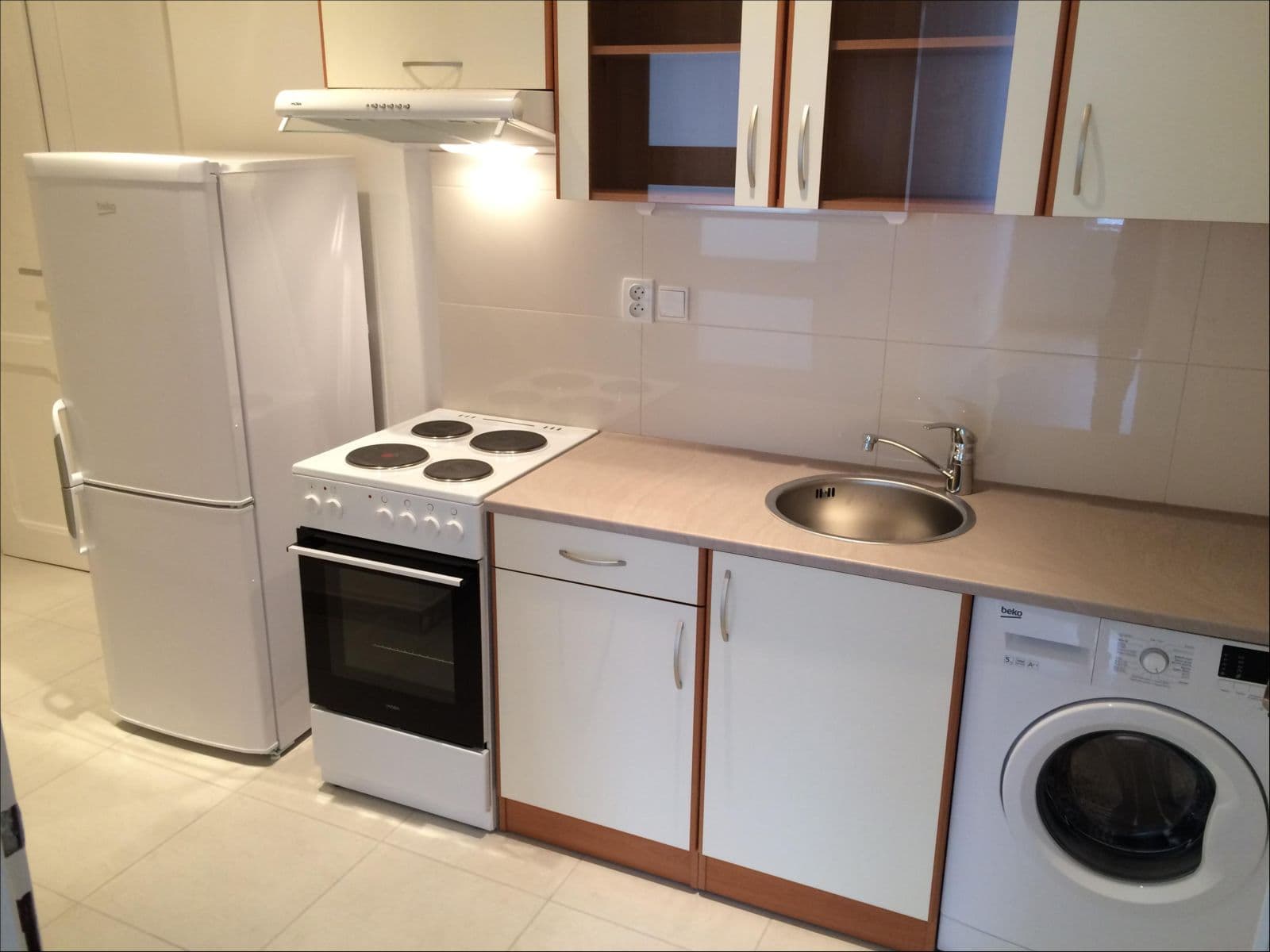 Pronájem bytu 2+1 54 m², Mojmírova, Praha, Praha Pronájem bytu 2+1 54 m², Mojmírova, Praha, Praha