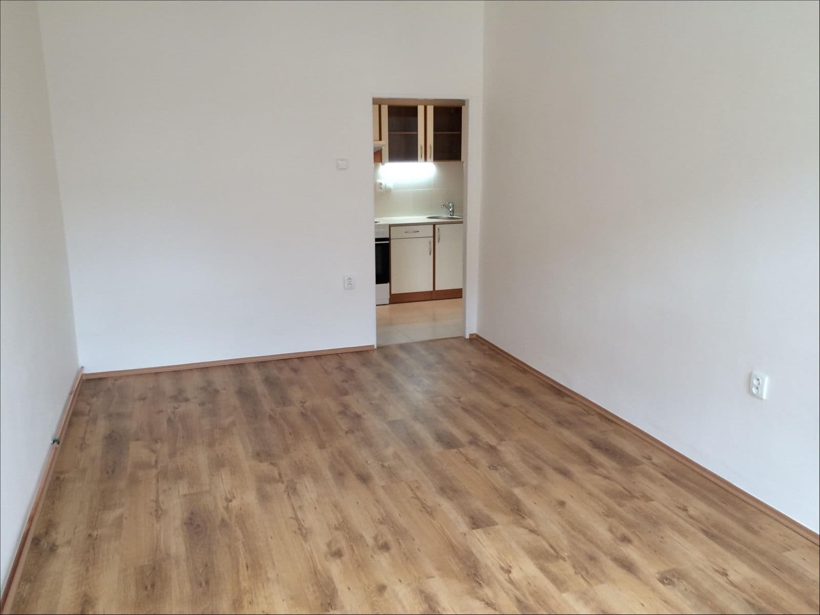 Pronájem bytu 2+1 54 m², Mojmírova, Praha, Praha Pronájem bytu 2+1 54 m², Mojmírova, Praha, Praha