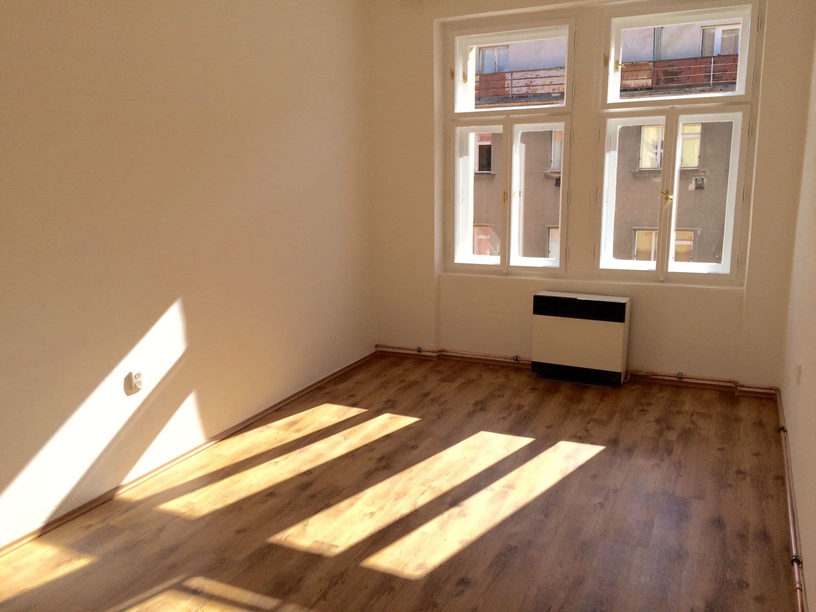 Pronájem bytu 2+1 54 m², Mojmírova, Praha, Praha Pronájem bytu 2+1 54 m², Mojmírova, Praha, Praha