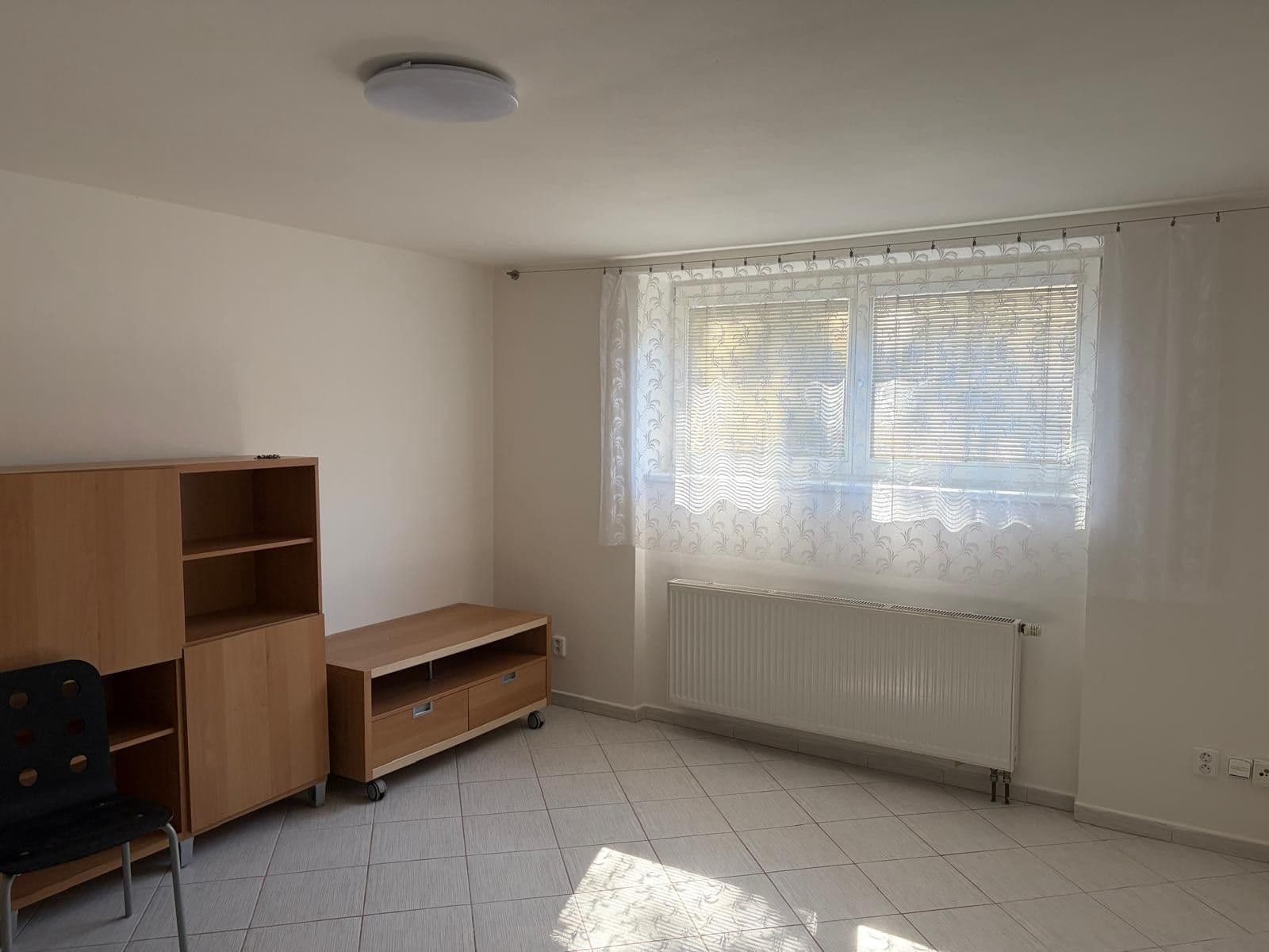 Pronájem bytu 2+kk 45 m², Došlíkova, Brno, Jihomoravský kraj Pronájem bytu 2+kk 45 m², Došlíkova, Brno, Jihomoravský kraj