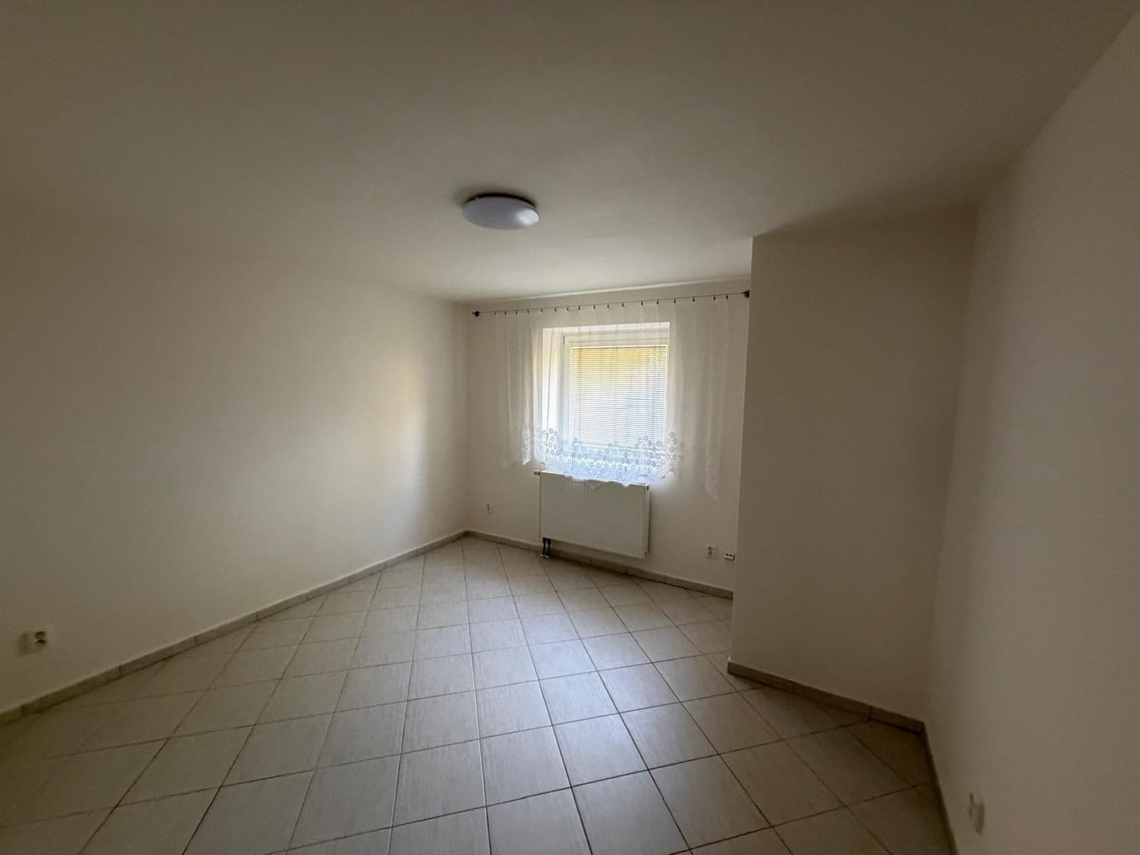 Pronájem bytu 2+kk 45 m², Došlíkova, Brno, Jihomoravský kraj Pronájem bytu 2+kk 45 m², Došlíkova, Brno, Jihomoravský kraj