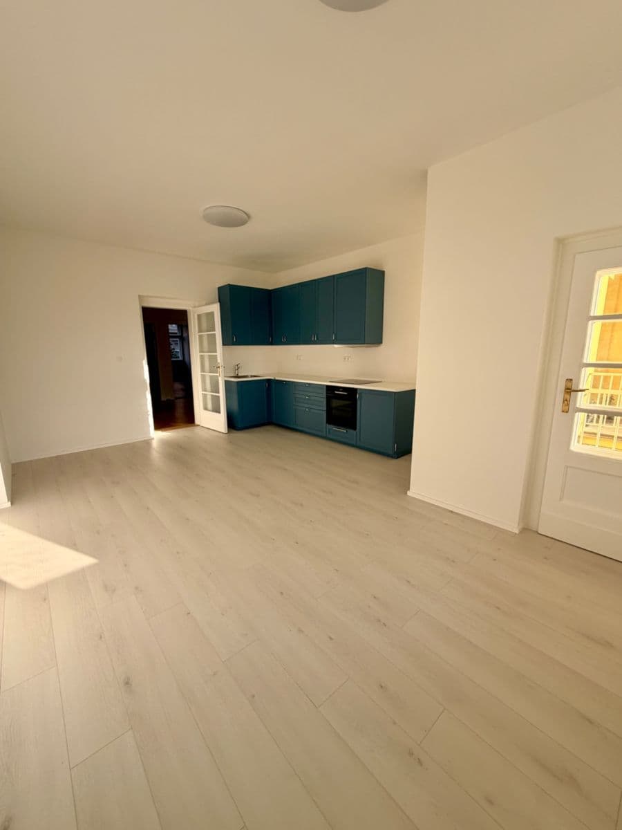 Pronájem bytu 3+kk 85 m², Uralská, Praha, Praha Pronájem bytu 3+kk 85 m², Uralská, Praha, Praha