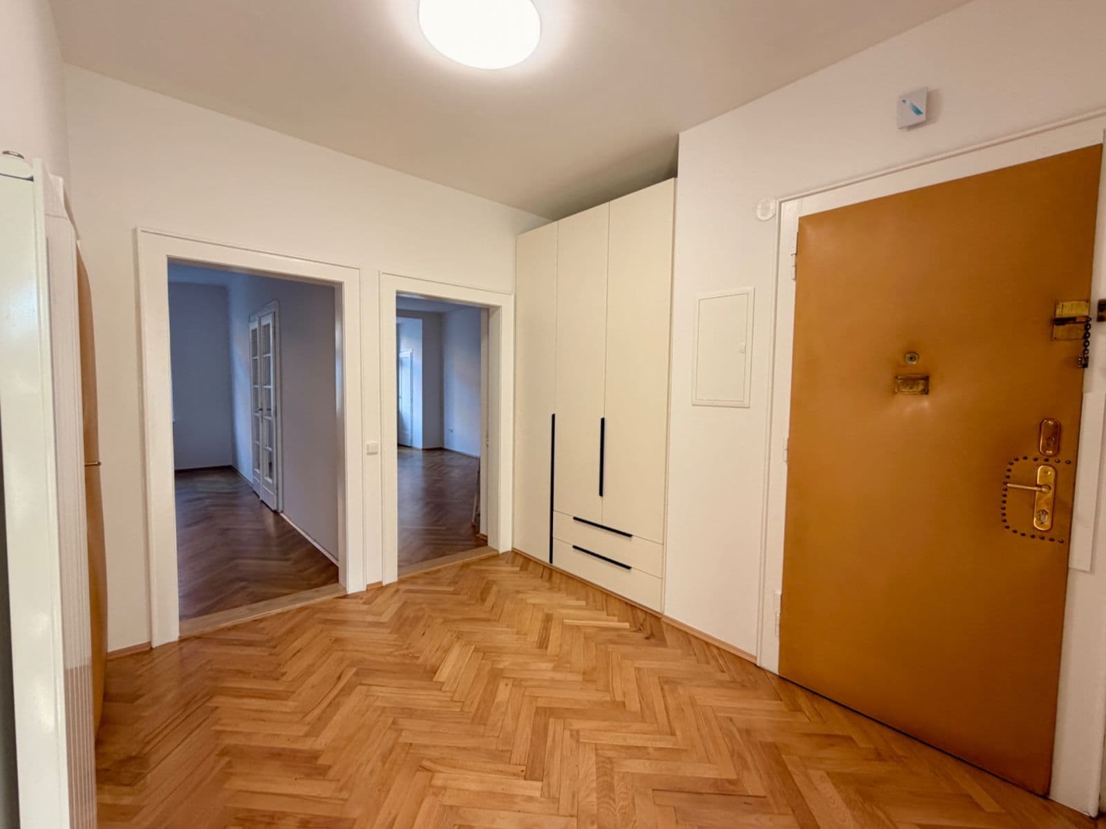 Pronájem bytu 3+kk 85 m², Uralská, Praha, Praha Pronájem bytu 3+kk 85 m², Uralská, Praha, Praha