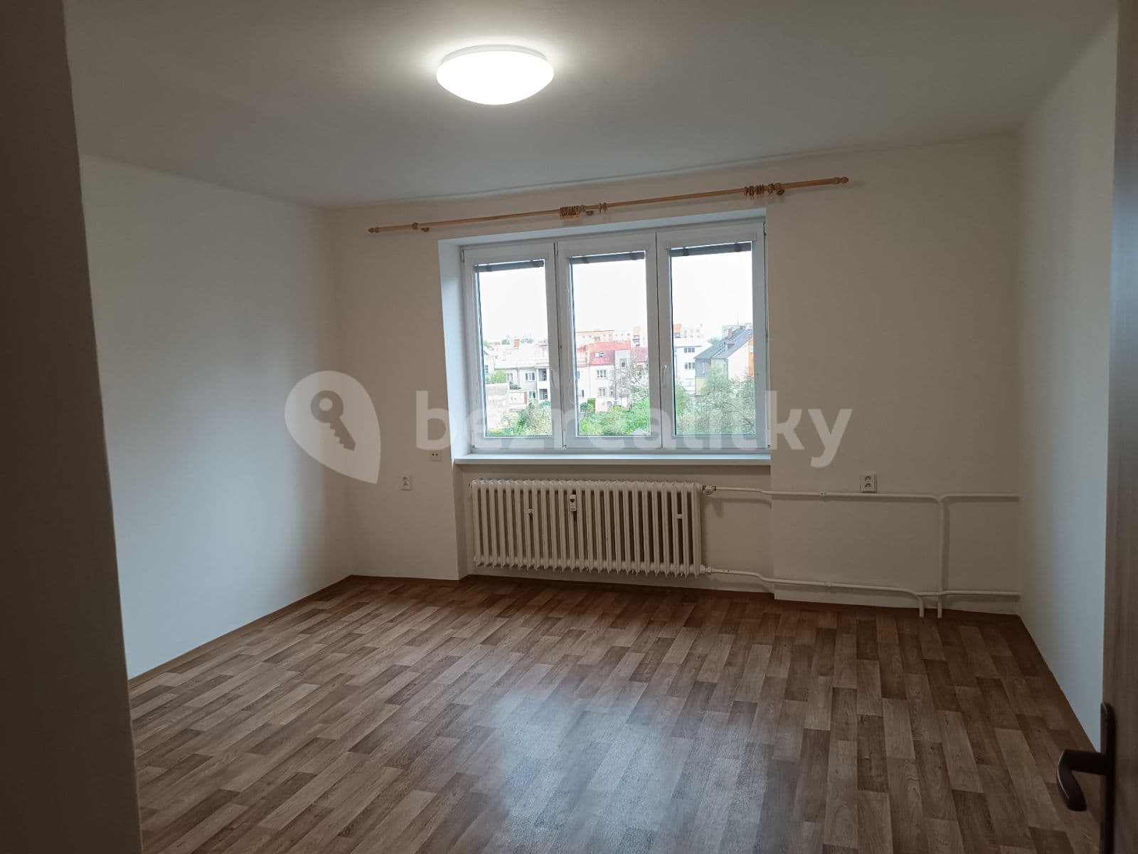 Pronájem bytu 2+1 56 m², Myslbekova, Olomouc, Olomoucký kraj Pronájem bytu 2+1 56 m², Myslbekova, Olomouc, Olomoucký kraj
