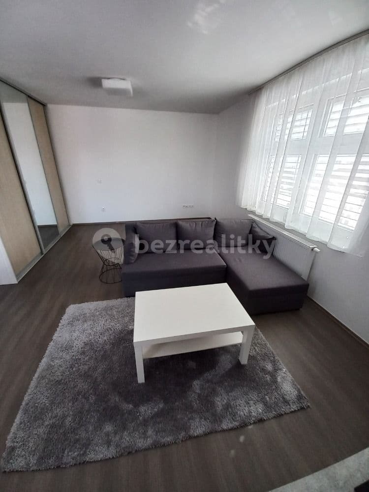 Pronájem bytu 1+kk 40 m², Kvítková, Zlín, Zlínský kraj Pronájem bytu 1+kk 40 m², Kvítková, Zlín, Zlínský kraj