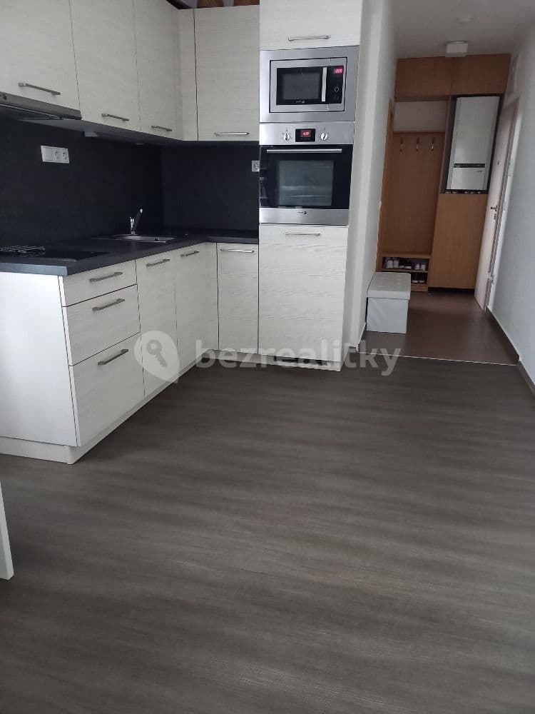 Pronájem bytu 1+kk 40 m², Kvítková, Zlín, Zlínský kraj Pronájem bytu 1+kk 40 m², Kvítková, Zlín, Zlínský kraj