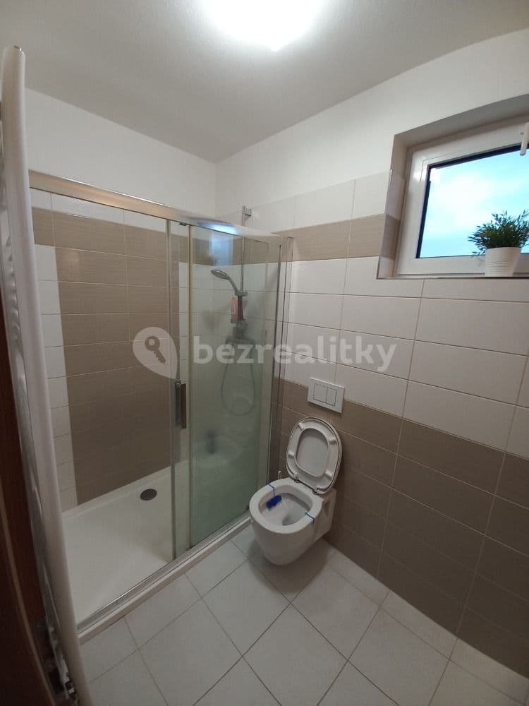 Pronájem bytu 1+kk 40 m², Kvítková, Zlín, Zlínský kraj Pronájem bytu 1+kk 40 m², Kvítková, Zlín, Zlínský kraj