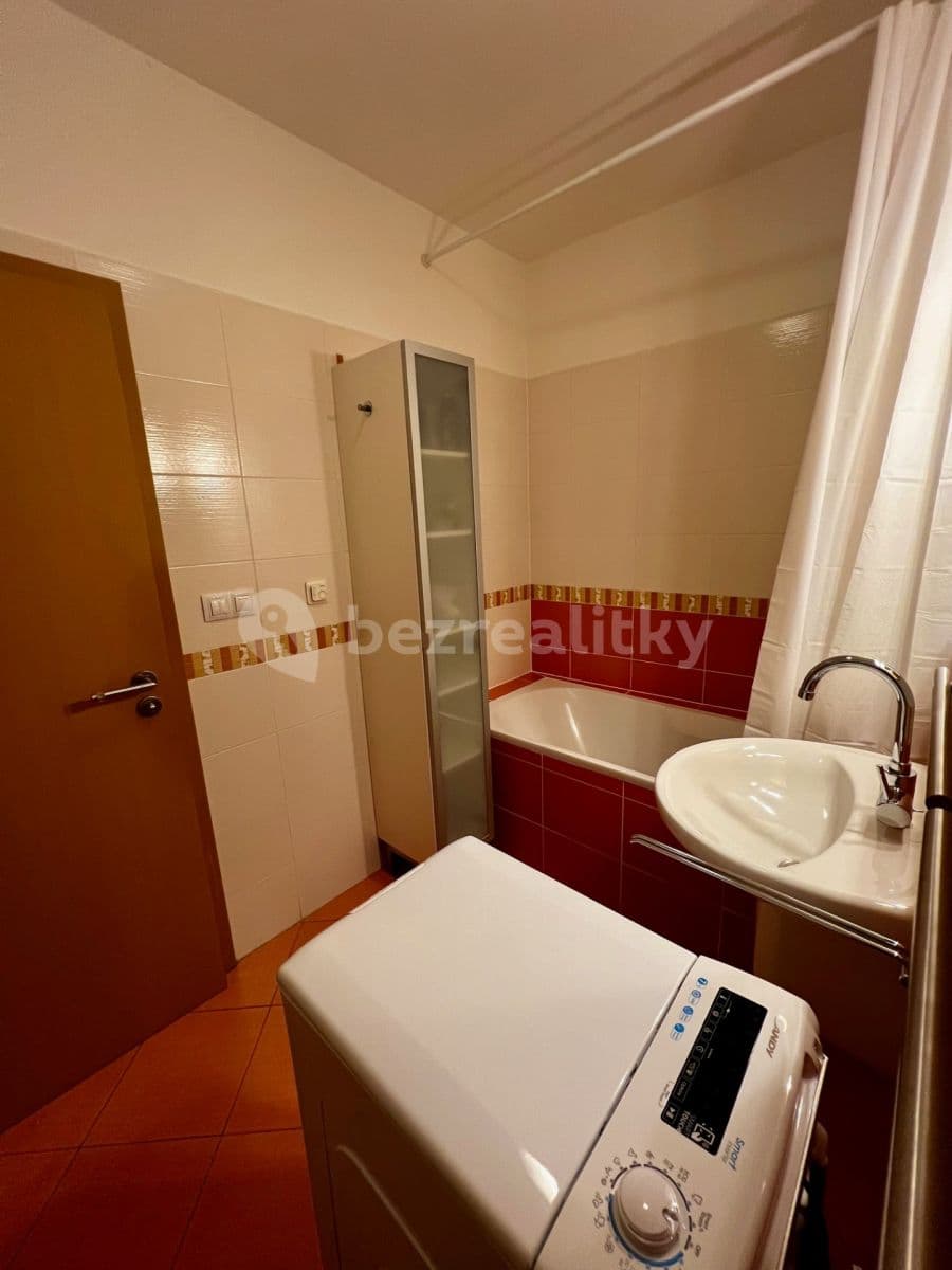 Pronájem bytu 1+kk 38 m², Plzeňská, Praha, Praha Pronájem bytu 1+kk 38 m², Plzeňská, Praha, Praha