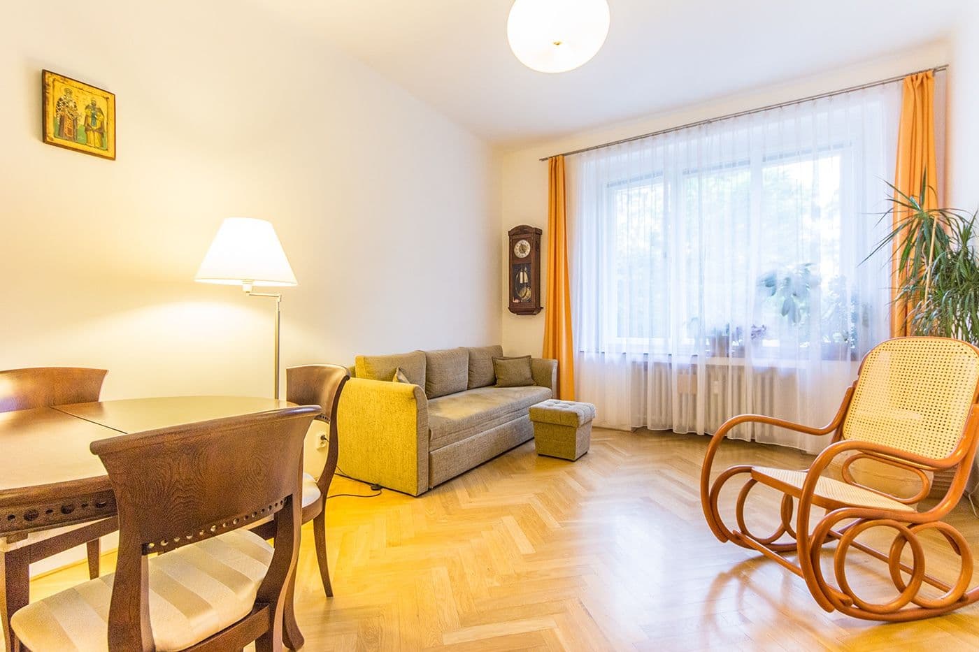 Pronájem bytu 2+1 72 m², Náměstí Jiřího z Lobkovic, Praha, Praha Pronájem bytu 2+1 72 m², Náměstí Jiřího z Lobkovic, Praha, Praha