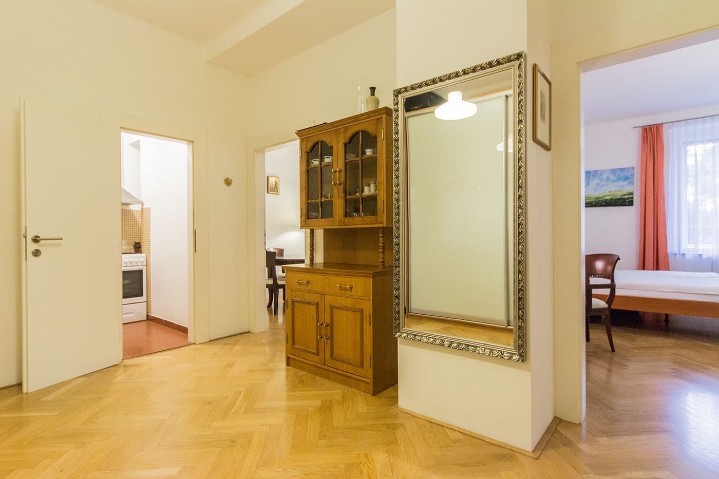 Pronájem bytu 2+1 72 m², Náměstí Jiřího z Lobkovic, Praha, Praha Pronájem bytu 2+1 72 m², Náměstí Jiřího z Lobkovic, Praha, Praha