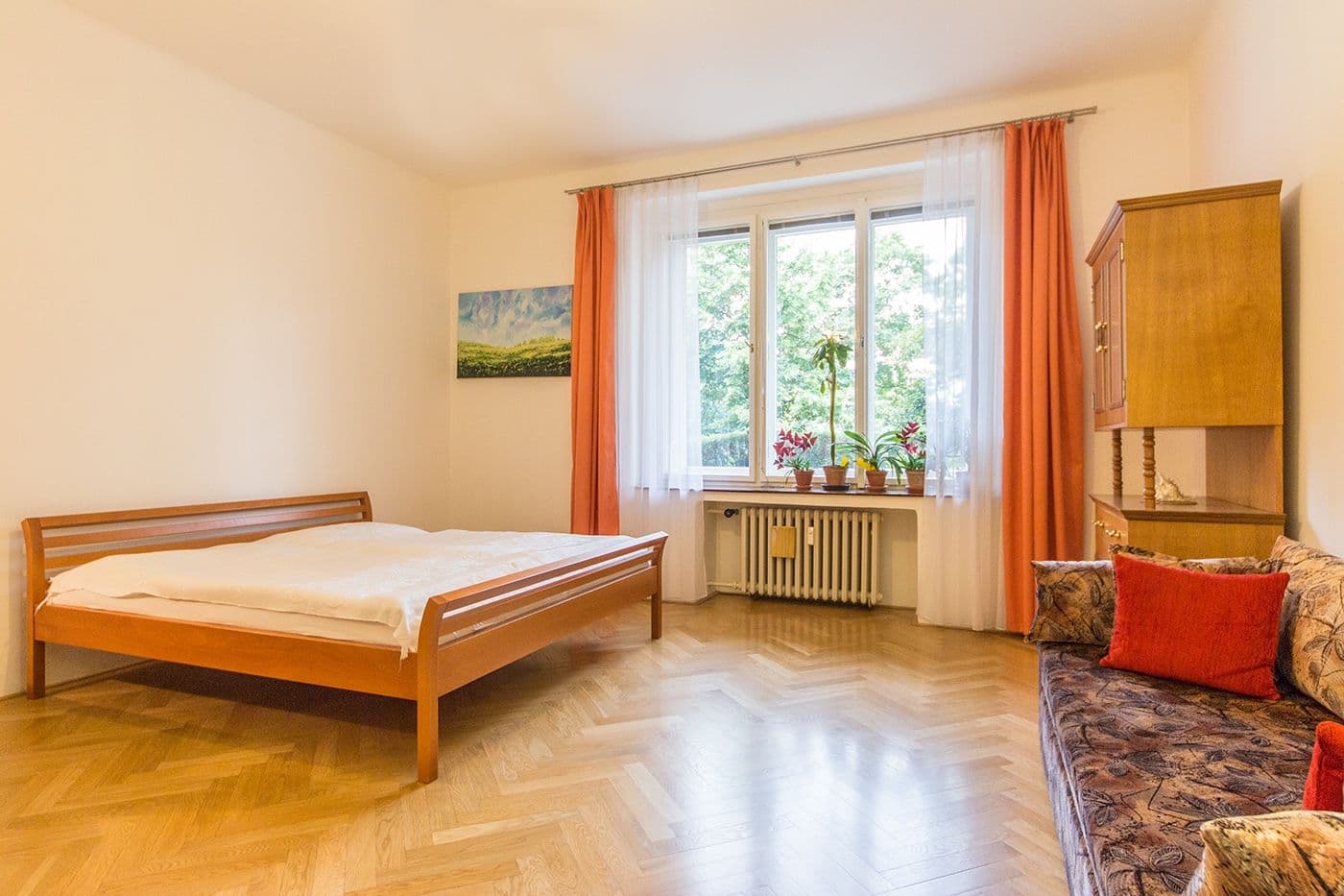 Pronájem bytu 2+1 72 m², Náměstí Jiřího z Lobkovic, Praha, Praha Pronájem bytu 2+1 72 m², Náměstí Jiřího z Lobkovic, Praha, Praha